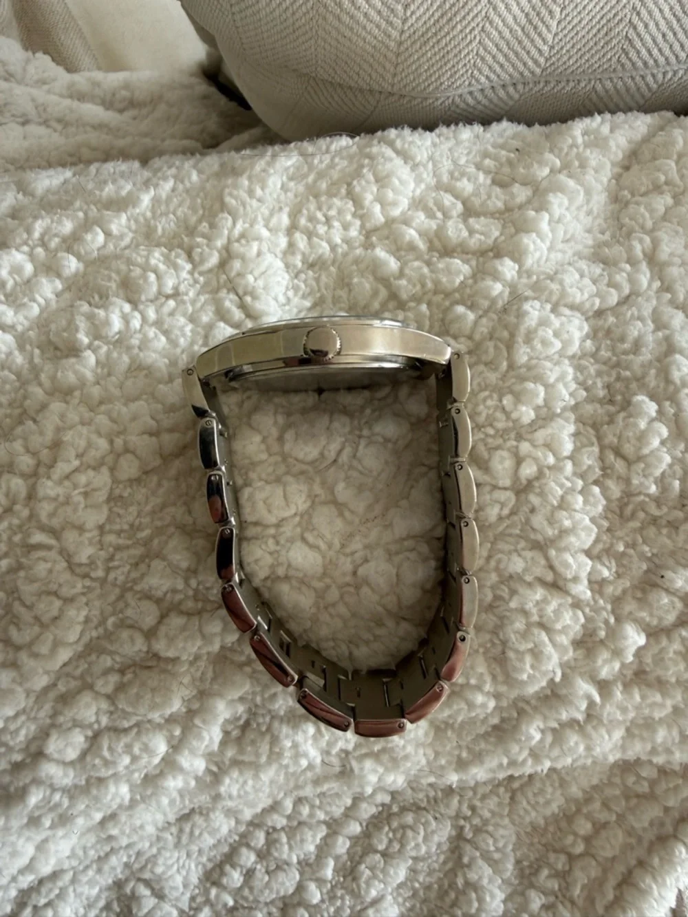 Vintage Gossip Classic Silver women’s Stainless Steel silver white pearlescent
